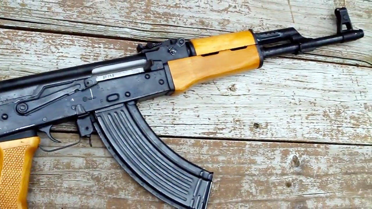 射击一把MAK-90/56冲(国产AK)